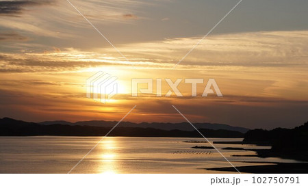 天草の夕焼け　ワイド 102750791