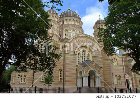 北欧バルト三国ラトビアの首都リガ エスプラナーデ公園の一画にあるロシア正教会の救世主生誕大聖堂 北欧バルト三国ラトビアの首都リガ エスプラナーデ公園の一画にあるロシア正教会の救世主生誕大聖堂 102751077