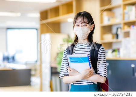 大学生　マスク　 102754233
