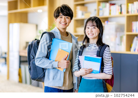 大学生　男女 102754244