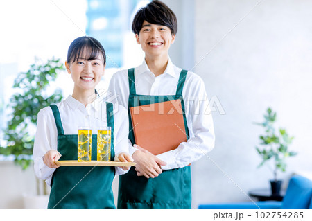 カフェ　バイト　男女 102754285