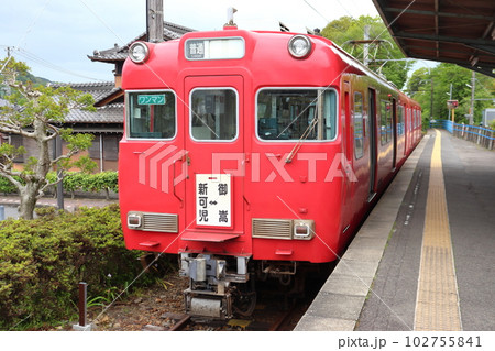 名鉄 広見線の6000系電車(御嵩駅) 名鉄 広見線の6000系電車(御嵩駅) 102755841