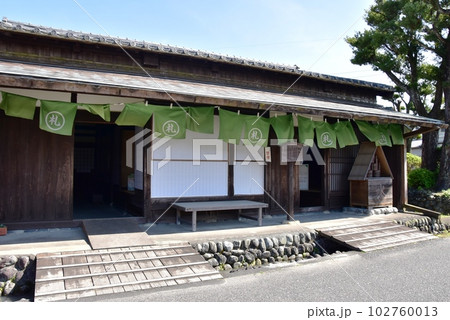 島田市　島田宿大井川川越遺跡の札場と新緑 102760013