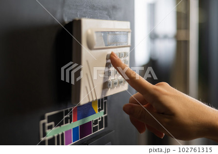 Floor plan and switching lighting. The woman pressed the button. Floor plan and switching lighting. The woman pressed the button. 102761315