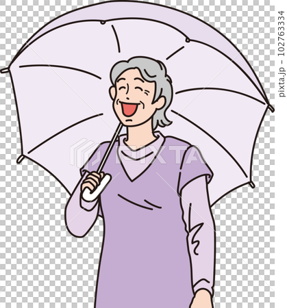 傘をさした笑顔の高齢女性_おばあちゃん_カラー_上半身 102763334
