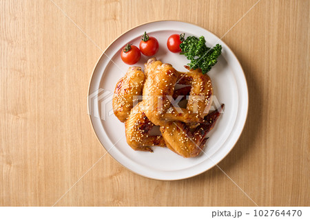 鶏手羽先の照り焼き 102764470