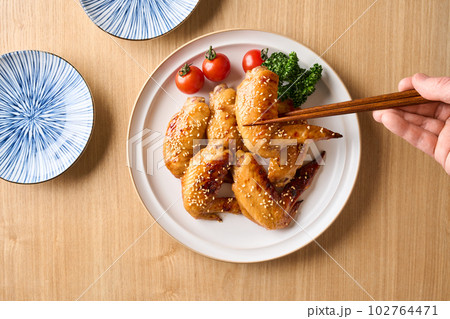 鶏手羽先の照り焼き 鶏手羽先の照り焼き 102764471