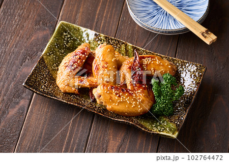 鶏手羽先の照り焼き 102764472