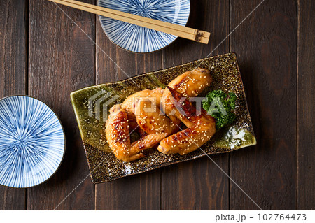 鶏手羽先の照り焼き 102764473