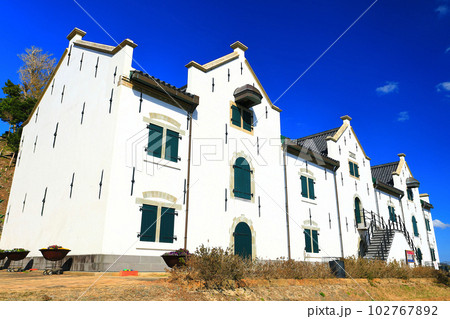 【長崎県】晴天の平戸オランダ商館 102767892