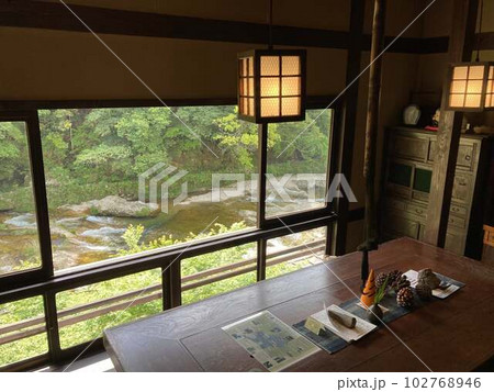 川沿いの旅館 川沿いの旅館 102768946
