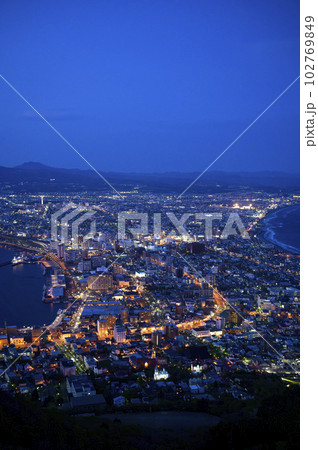 函館山から見た夜景 102769849