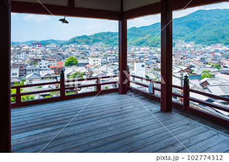 西方寺・普明閣から眺める竹原の町並み 102774312