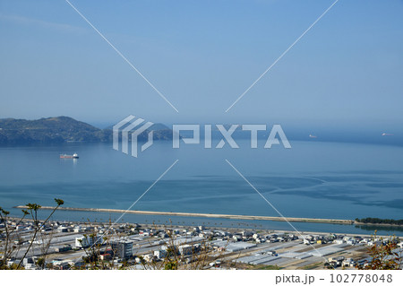 名草山から沖ノ島・地島を望む　【和歌山県和歌山市】 102778048