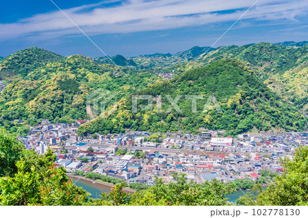 （静岡県）下田市・寝姿山から眺める、下田の町 102778130