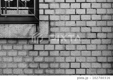 タイルの壁 102780316