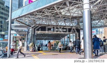 東京の都市風景　恵比寿駅 102784159