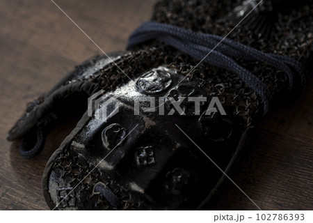 鎧の籠手 102786393