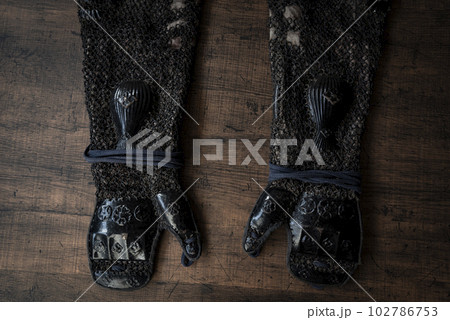 鎧の籠手 102786753