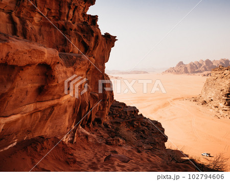Landmarks of the Wadi Rum desert in Jordan 102794606