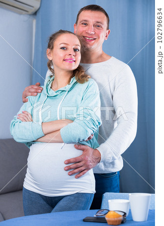 Husband and wife expecting child 102796634