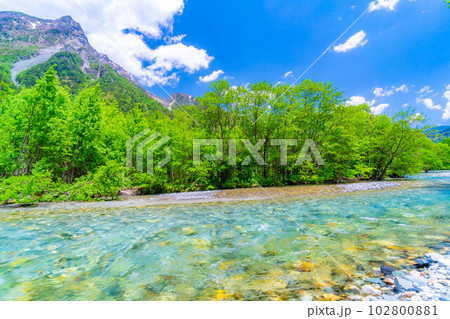 【絶景】初夏の上高地【長野県】 102800881