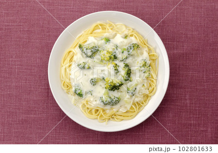 ブロッコリーのクリームパスタ ブロッコリーのクリームパスタ 102801633