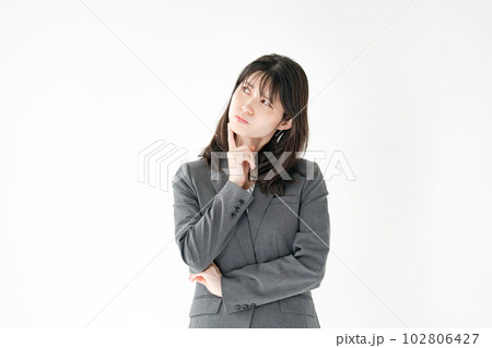 ビジネス 悩む女性 ビジネス 悩む女性 102806427