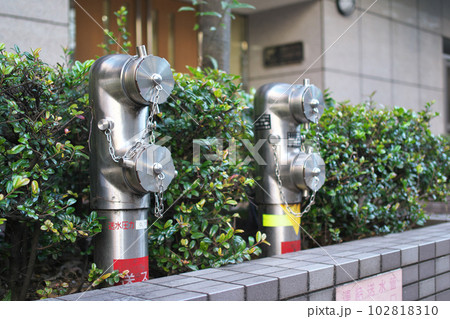 送水口（スタンド式）双口（縦型）差込式 102818310