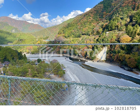 【奈良】谷瀬の吊り橋 熊野川(十津川) 【奈良】谷瀬の吊り橋 熊野川(十津川) 102818705