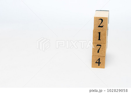 木のブロック 数字 4桁 2174 木のブロック 数字 4桁 2174 102829058