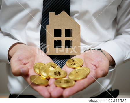マイホーム購入のためにお金を貯める 102831582