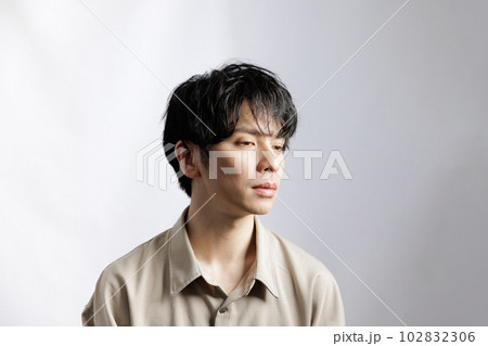 男性ポートレート　ビューティー 102832306