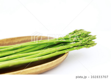 採れたてのアスパラガス 102833707
