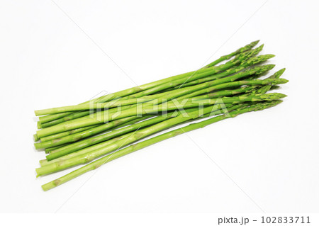 採れたてのアスパラガス 102833711