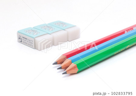 かきかた鉛筆と消しゴム かきかた鉛筆と消しゴム 102833795