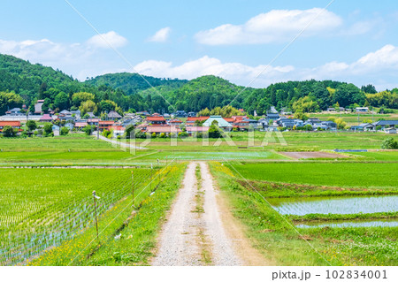 長閑な農村の風景 長閑な農村の風景 102834001