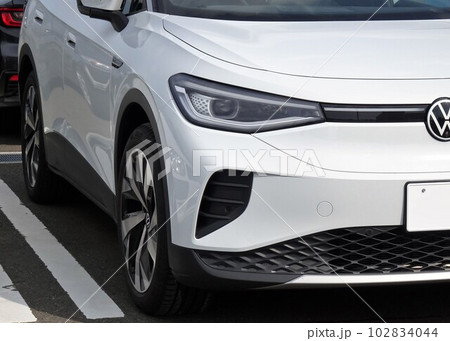 輸入車イメージ　フォルクスワーゲン ID.4のフロントマスク 102834044