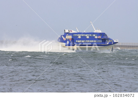 高速船 ジェットフォイル 全没翼型水中翼船 高速船 ジェットフォイル 全没翼型水中翼船 102834072