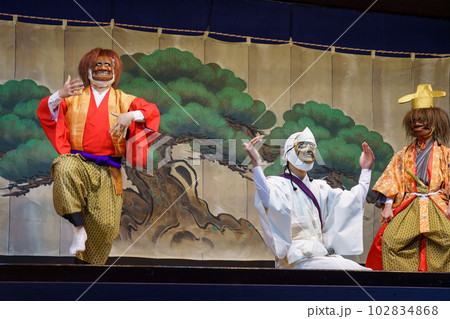 狂言(京都・千本ゑんま堂 演目「えんま庁」) 狂言(京都・千本ゑんま堂 演目「えんま庁」) 102834868