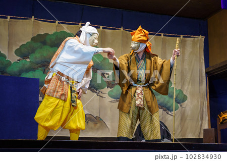 狂言(京都・千本ゑんま堂 演目「与平狐」) 狂言(京都・千本ゑんま堂 演目「与平狐」) 102834930