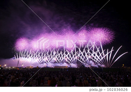 【秋田県】大曲の花火。日本一の花火大会。 102836026