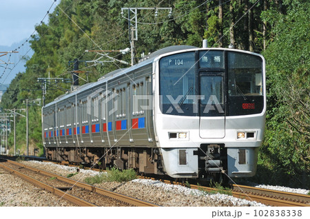 鹿児島本線　天拝山ー原田　JR九州　811系　P104編成（南福岡） 102838338