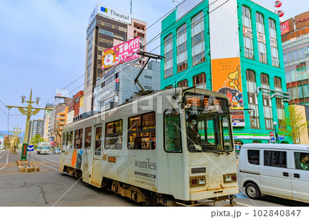 北海道　札幌市を走る路面電車 102840847