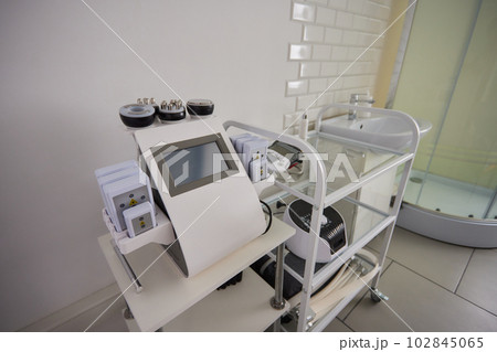 Attachments to device HydraFacial facial skin care machine in spa clinic for anti-aging or acne treatment. The concept of aesthetic medicine, beauty tools, latest technologies in beauty industry. Attachments to device HydraFacial facial skin care machine in spa clinic for anti-aging or acne treatment. The concept of aesthetic medicine, beauty tools, latest technologies in beauty industry. 102845065