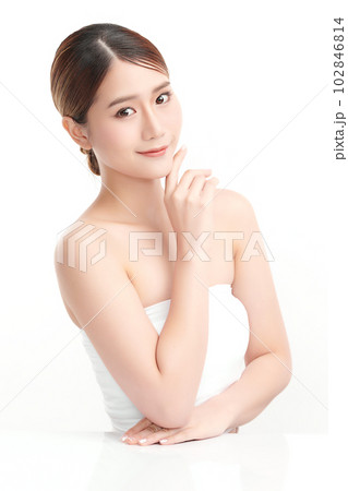 Beautiful young asian woman with clean fresh skin on white background, Face care, Facial treatment, Cosmetology, beauty and spa, Asian women portrait. 102846814