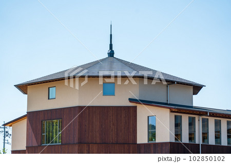 オシャレな外観の家 102850102