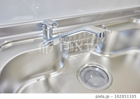 水栓　キッチン　台所　流し台 102851105