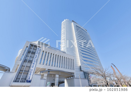 群馬県高崎市　快晴の高崎市役所 102851986