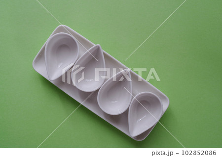 白い食器 102852086